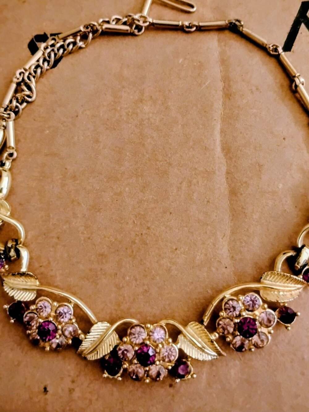 Pretty Vintage Coro Unsigned Flower Necklace/choker 15inch.